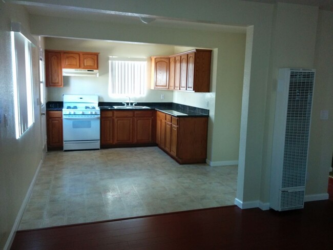 2253-2255 W Dunlop St in San Diego, CA - Foto de edificio - Building Photo