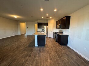 407 Marimoor Dr in Hutto, TX - Building Photo - Building Photo