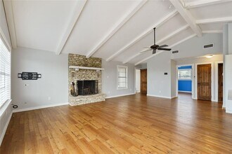 2351 Skyline Dr in Canyon Lake, TX - Building Photo - Building Photo
