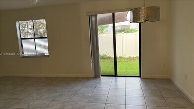 10348 W 33rd Ln in Hialeah, FL - Building Photo - Building Photo