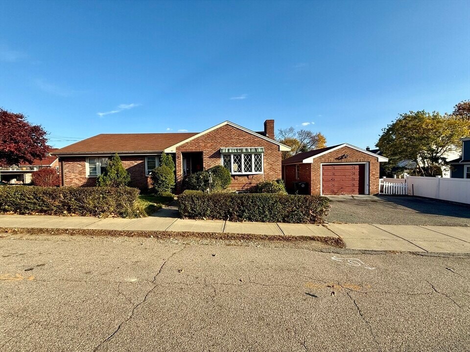 167 Westminster Ave-Unit -1 in Watertown, MA - Building Photo