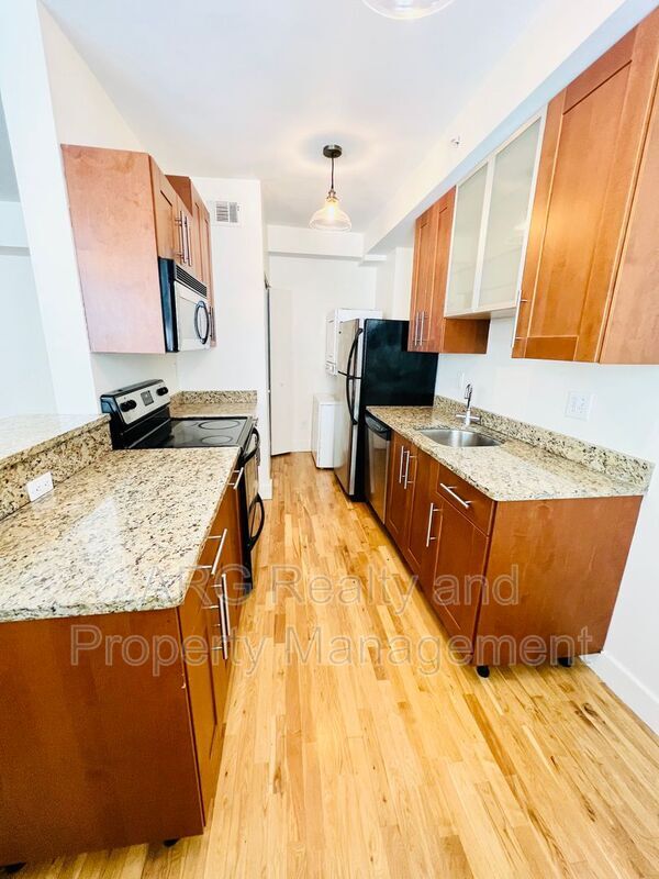 373 Moreland Ave NE in Atlanta, GA - Building Photo - Building Photo