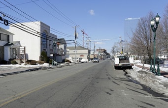 Century Tower in Fort Lee, NJ - Foto de edificio - Building Photo