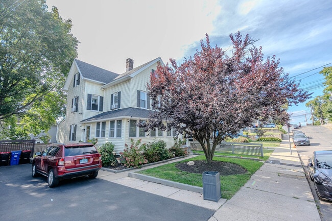 37 Quintard Ave in Norwalk, CT - Building Photo - Building Photo