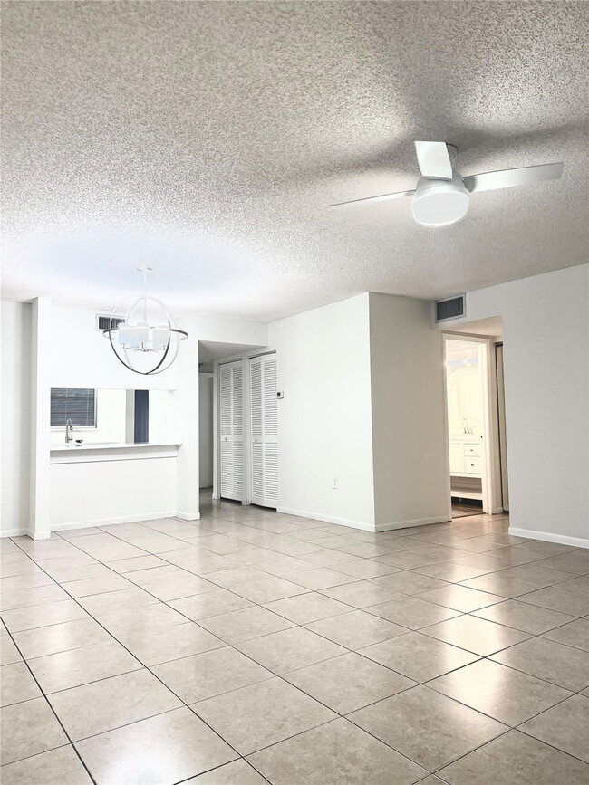 3432 NW 86th Way in Sunrise, FL - Building Photo - Building Photo