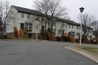 The University Townhouses in Fairfax, VA - Building Photo - Building Photo