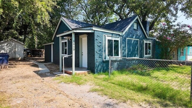 property at 3615 SW 40th St