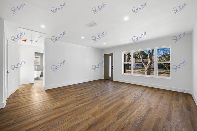 7412 Fenton Dr in Dallas, TX - Building Photo - Building Photo