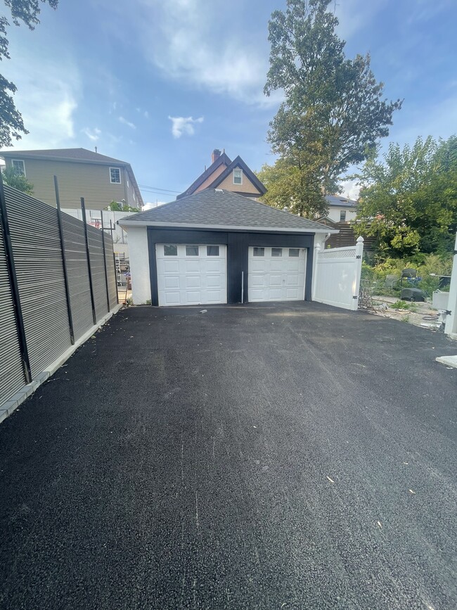 83 Norwood Ave, Unit 1 in Staten Island, NY - Building Photo - Building Photo