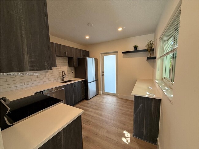 1243 NW 25th St in Miami, FL - Building Photo - Building Photo