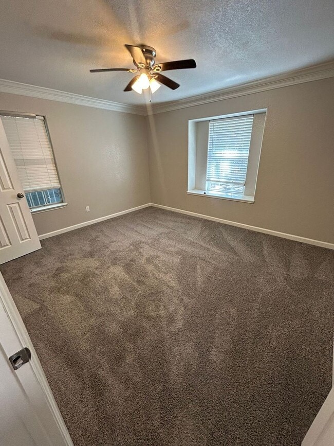 4915 Heyworth Ave in Dallas, TX - Building Photo - Building Photo