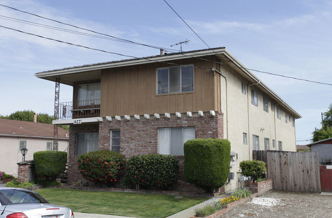 427 Juana Ave in San Leandro, CA - Building Photo - Building Photo