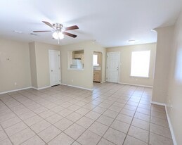 2526 Chuparosa Ct, Unit #B in Harlingen, TX - Building Photo