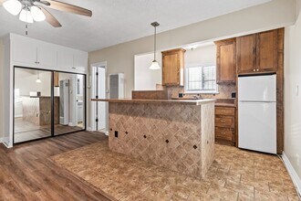 1427 West Parade Street in Long Beach, CA - Building Photo - Building Photo