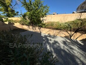 7576 Keystone Dr NE in Albuquerque, NM - Building Photo - Building Photo