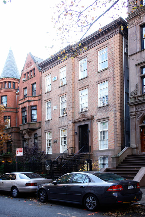 108 Pierrepont St in Brooklyn, NY - Foto de edificio