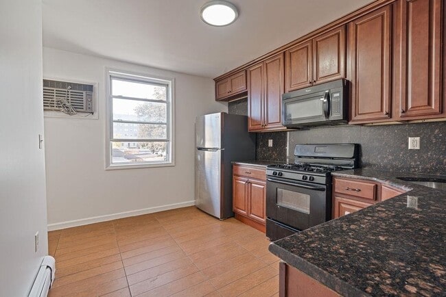 337 Summit Ave in Jersey City, NJ - Building Photo - Building Photo