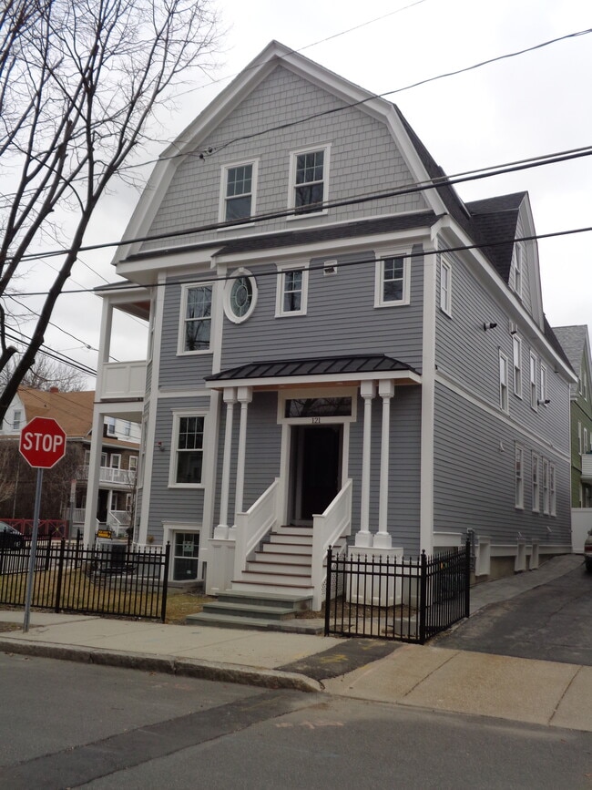 121 Hancock St, Unit 1