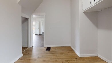 1408 Maple Ave NE in Canton, OH - Building Photo - Building Photo