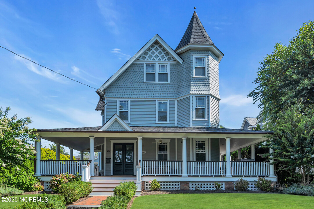 214 Monmouth Ave in Spring Lake, NJ - Building Photo