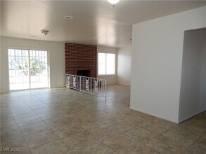 1554 Silver Mesa Way in Las Vegas, NV - Building Photo - Building Photo