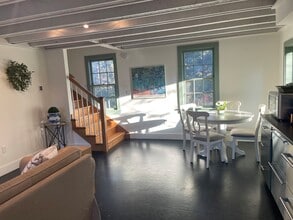 2 Summit St in Stonington, CT - Building Photo - Building Photo