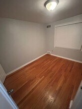 4616 Firestone St in Dearborn, MI - Foto de edificio - Building Photo