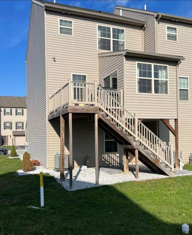 130 Katelyn Dr in New Oxford, PA - Building Photo - Building Photo