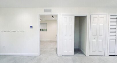 8440 SW 107th St in Miami, FL - Foto de edificio - Building Photo