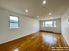 95 Metropolitan Ave, Unit 2 in Boston, MA - Building Photo - Building Photo