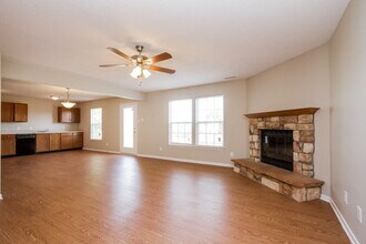 1929 Orchid Bloom Dr in Indianapolis, IN - Foto de edificio - Building Photo