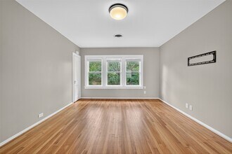 2343 Wroxton Rd in Houston, TX - Foto de edificio - Building Photo