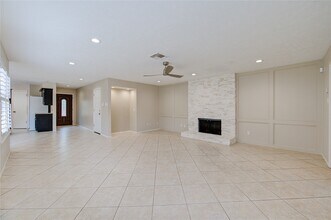 11830 Oak Meadow Dr in Stafford, TX - Building Photo - Building Photo