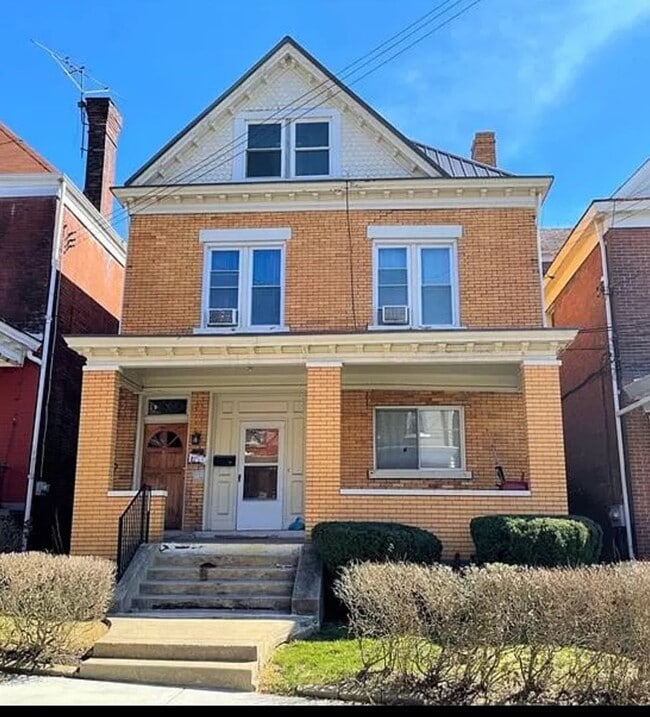 property at 828 Collins St