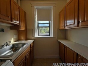 1152 Commonwealth Ave in Boston, MA - Building Photo - Building Photo