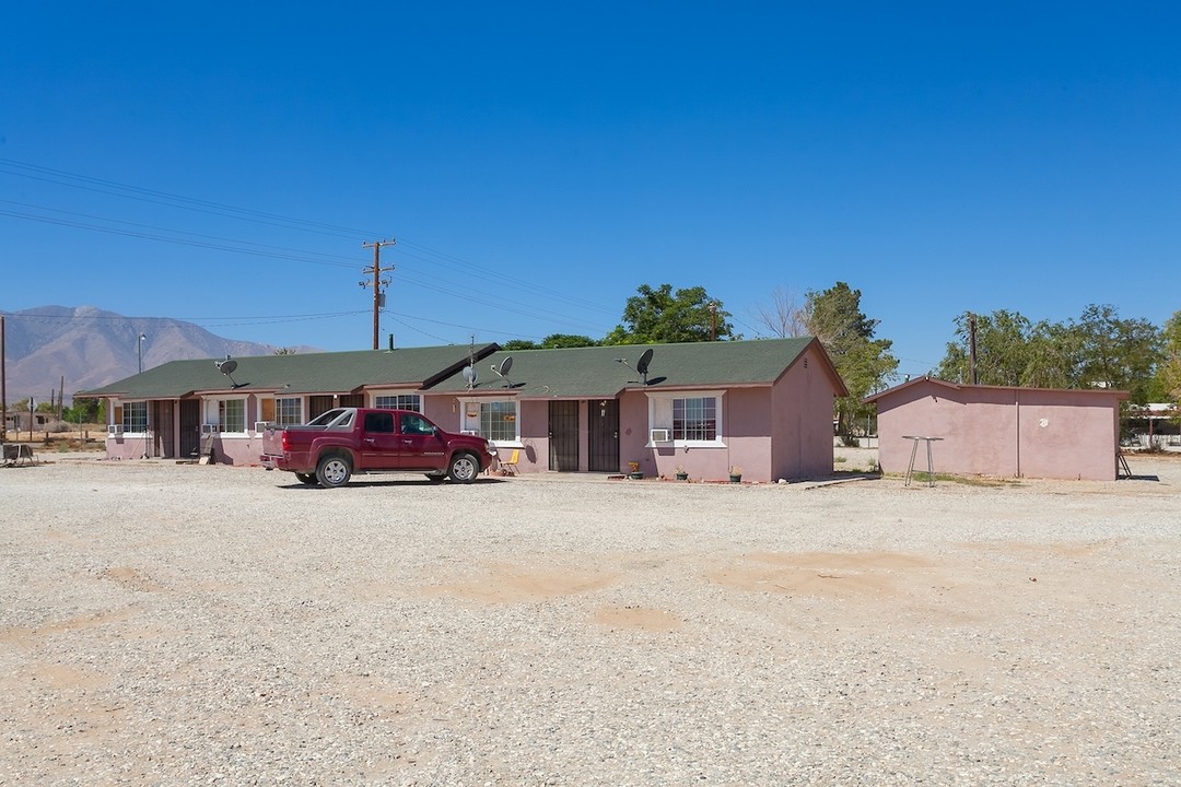 32050 Highway 18 in Lucerne Valley, CA - Building Photo