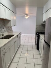 300 S Roselle Rd, Unit 307 in Schaumburg, IL - Building Photo - Building Photo