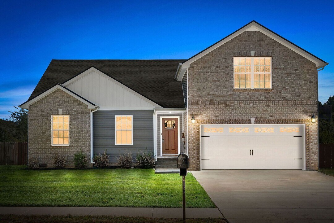 2357 Colston Dr in Clarksville, TN - Building Photo