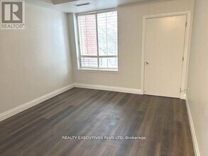 801 Lawrence Ave E in Toronto, ON - Building Photo - Building Photo