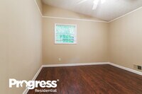 2351 Pinewood Dr photo'