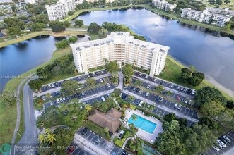 2940 N Course Dr, Unit WATER FRont 111 in Pompano Beach, FL - Building Photo - Building Photo