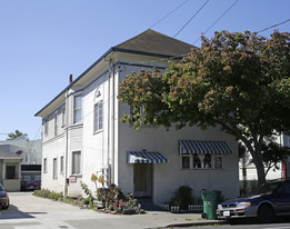 1039 45th St Apartments