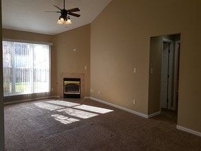 9049 Marquis Dr in Miamisburg, OH - Building Photo - Building Photo