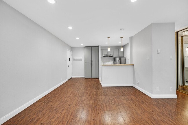 145 Piccadilly Pl in San Bruno, CA - Building Photo - Building Photo