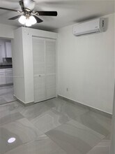 707 NE 15th St-Unit -B in Fort Lauderdale, FL - Building Photo - Building Photo