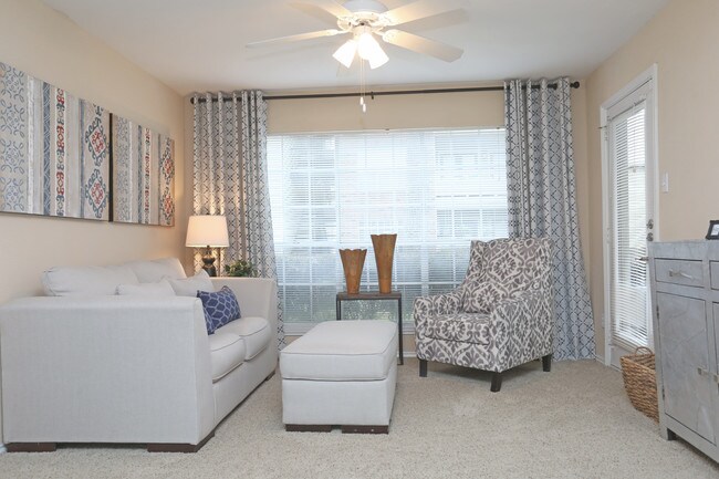 Breton Mill in Houston, TX - Foto de edificio - Interior Photo