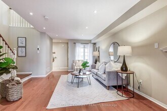 29 Andona Crescent in Toronto, ON - Building Photo - Building Photo