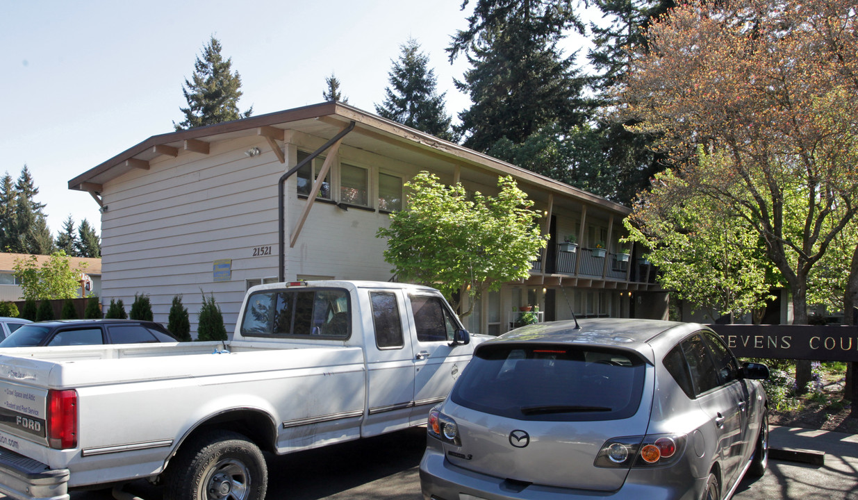 Steven's Court in Edmonds, WA - Building Photo