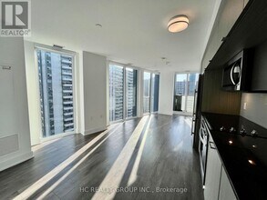 575-1575 Bloor St E in Toronto, ON - Building Photo - Building Photo
