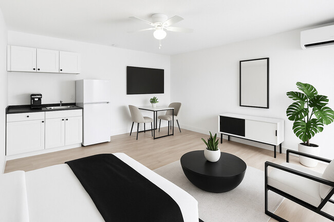 Bella Vista in San Diego, CA - Foto de edificio - Building Photo